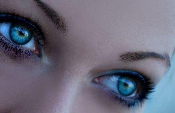 Голубые глаза прекрасны. Красивые глазки. Синие глаза. Красивые глаза. Голубые глаза.