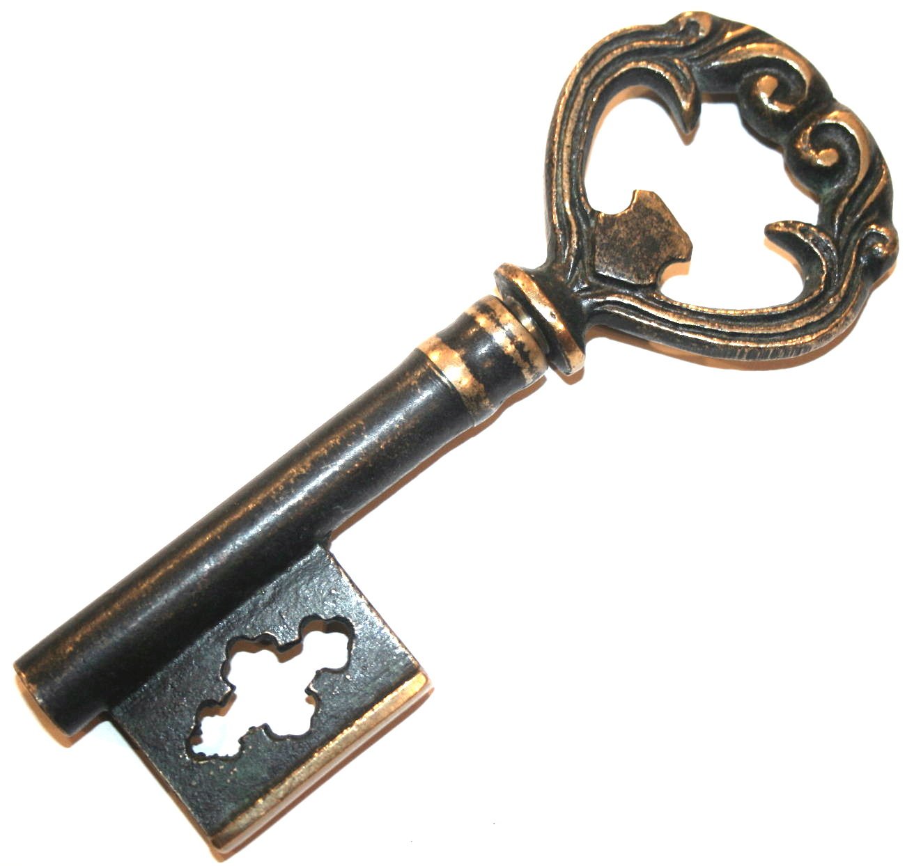 Ключ картинка. Старинный ключ. Ключ старинный большой. Замок и ключ. Старинный ключ от сундука.