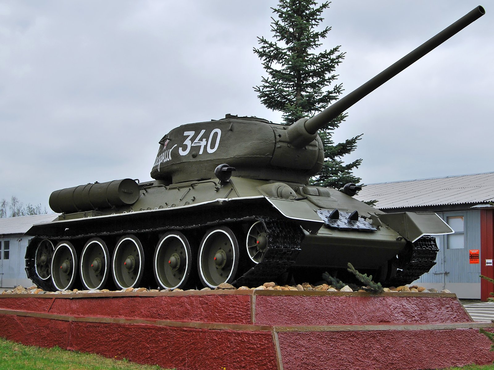 Танк т 34 герои. Танк т-34-85. Танк т34. Т-34 85 Калибр. Т-34 средний танк.