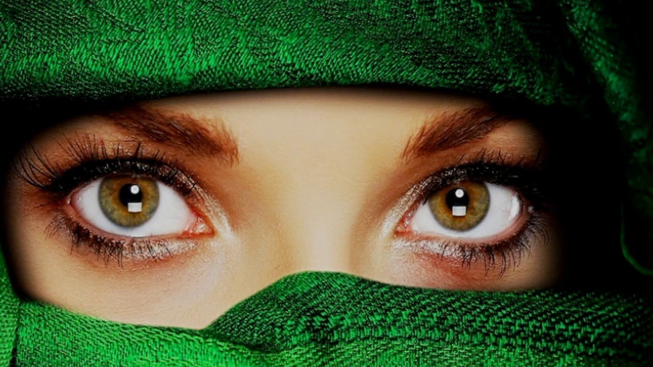 Зеленый глаз фото красивые. Никаб зеленые глаза. Женские глаза. Зелёные глаза. Женские зеленые глаза.