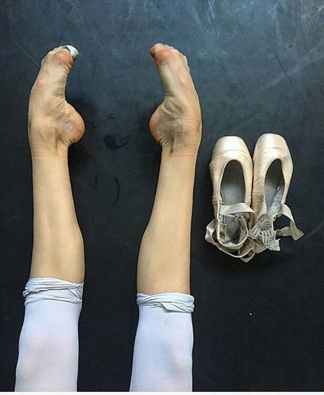 Стопы балерин без пуантов фото: ноги Волочковой