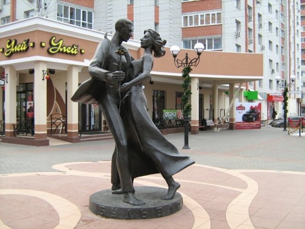 Энгельс фонтан ночью