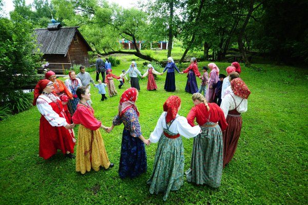Народные гуляния на Троицу