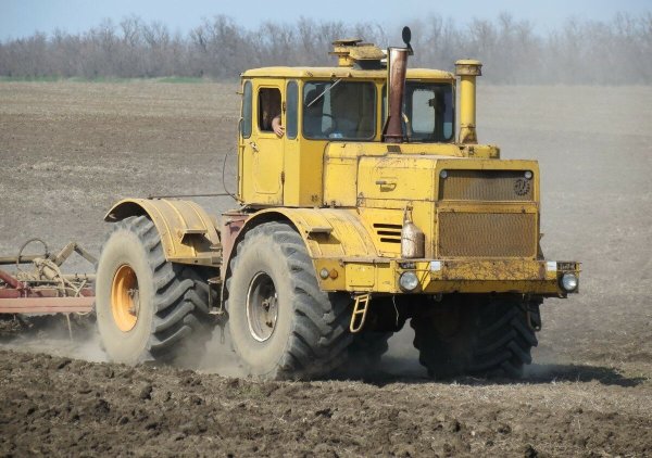 К701 Кировец трактор