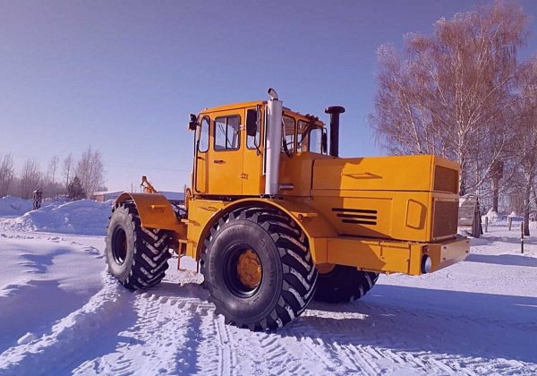 Трактор k-700 Кировец
