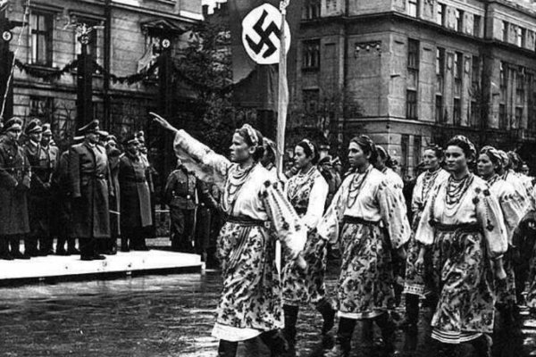 Встреча немцев во Львове 1941
