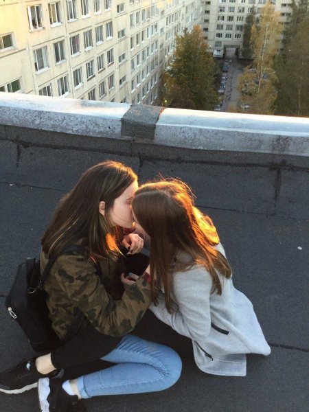 Красивые девушки ЛГБТ