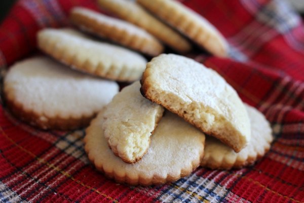 Печенье Лакомка с изюмом
