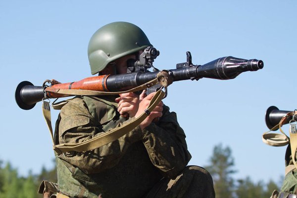Гранатометчик с РПГ 7