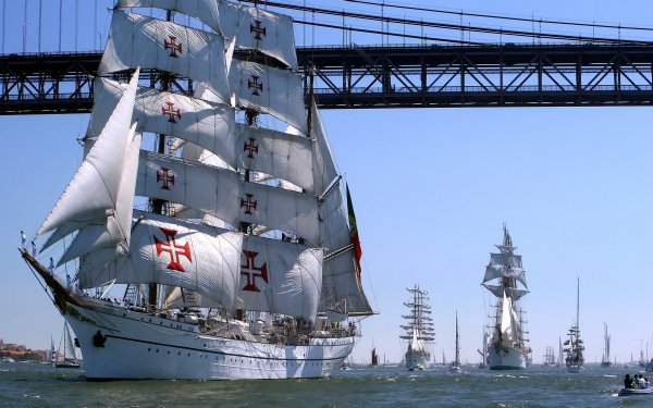 Баркентина корабль парусный Португалия