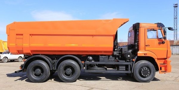 КАМАЗ 6520 С боку
