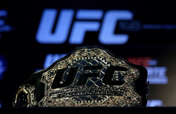 UFC надпись