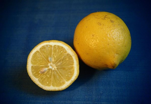 Корзинка с лимонами