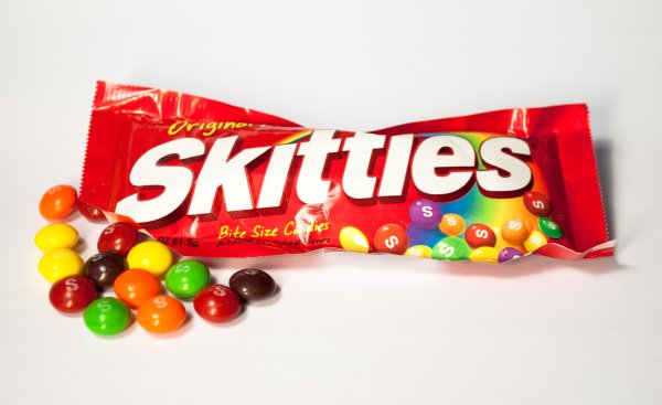 Конфеты драже skittles