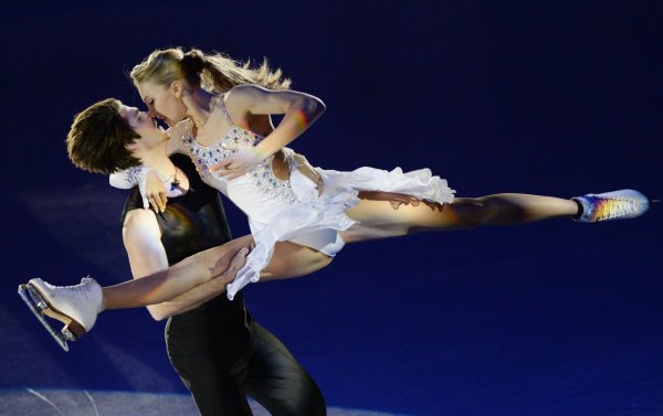Фигуристы России Иван Букин и Александра Степанова