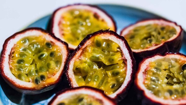 Тропический фрукт маракуйя