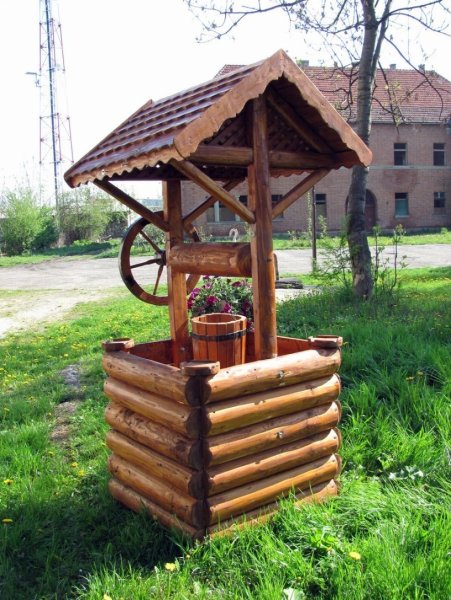 Декоративный колодец