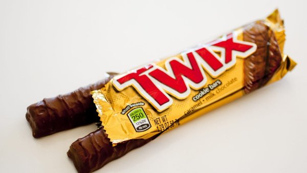 Батончик шоколадный Twix 55гр (Mars)