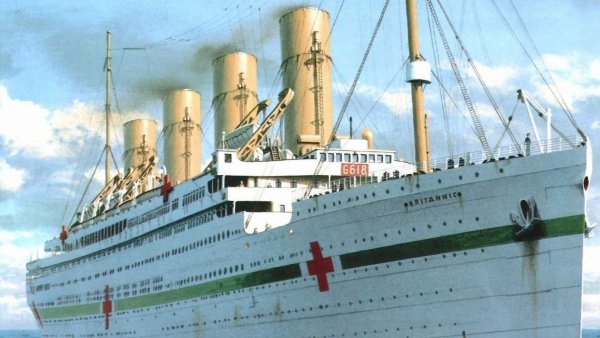 Британик 2000 год