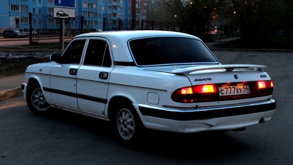 Машина Волга ГАЗ 3110