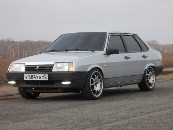 ВАЗ 99 серебристая