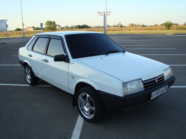 Lada 21099
