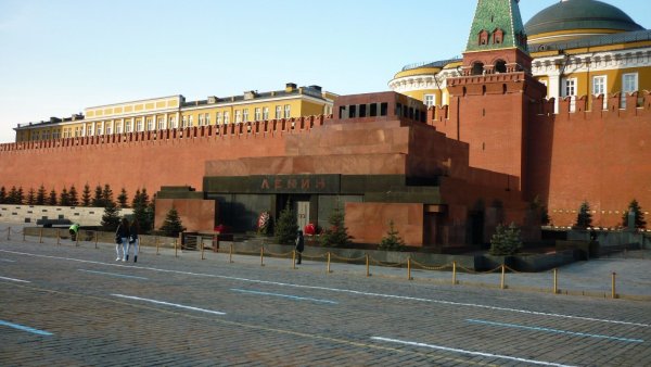 Мавзолей терафим Ленин