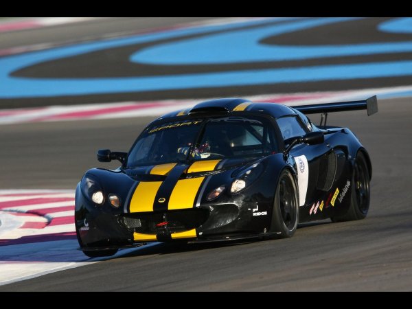 Aston Martin dbrs9 gt3