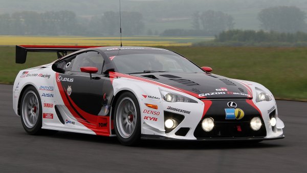 Гоночный Lexus LFA