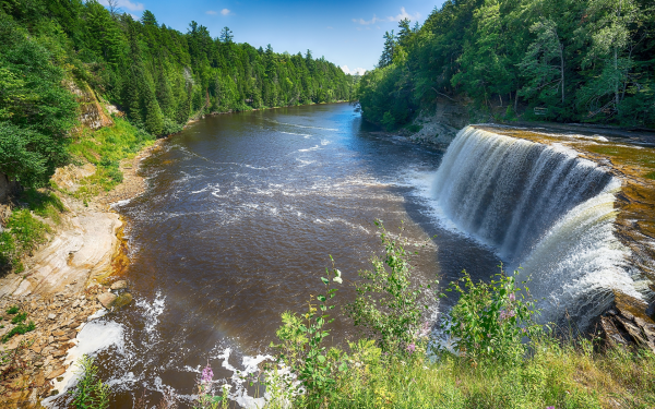 Водопад Кивач в Карелии