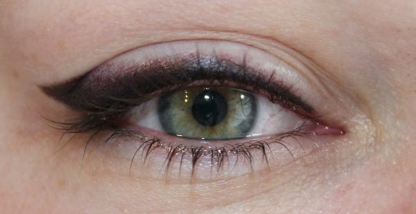 Стрелка с растушевкой перманент на нижнее веко