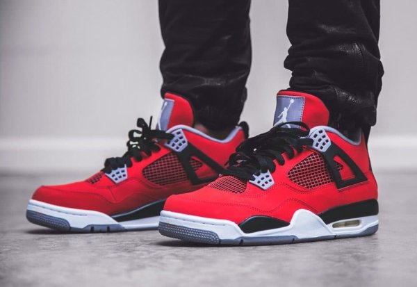 Nike Air Jordan 4 Toro Bravo