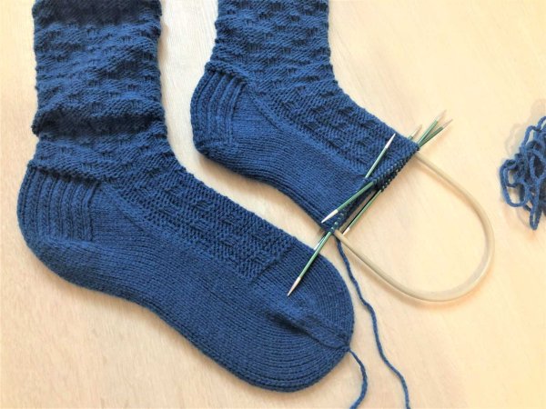 Вязание носков спицами