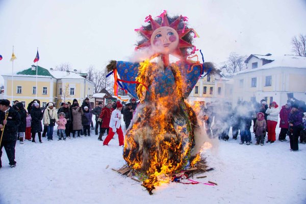 Праздник Масленица сжигание чучела