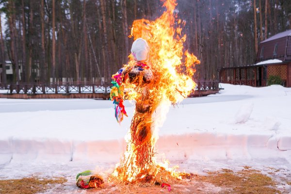 Праздник Масленица сожжение чучела