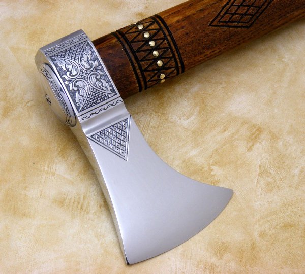 Гравировка на топоре