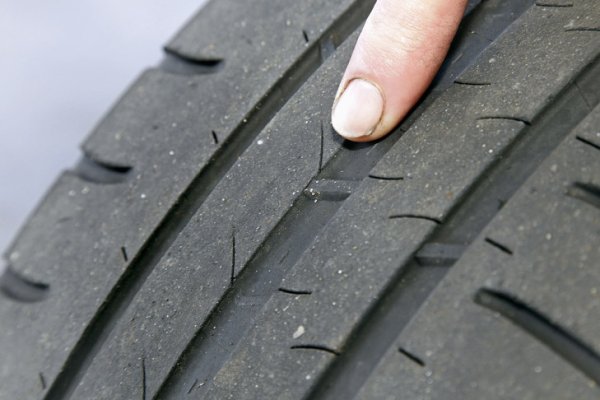 Индикатор износа протектора шины Continental летняя