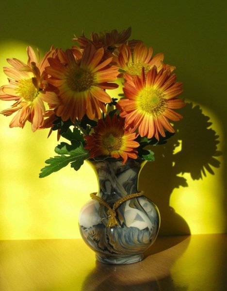 Осенние цветы в вазе