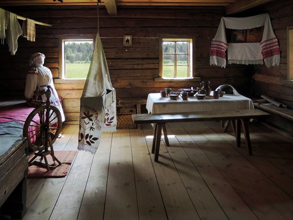 Крестьянская изба 17 века внутри