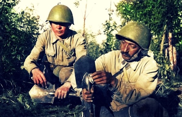 Солдат с саперной лопатой ВОВ