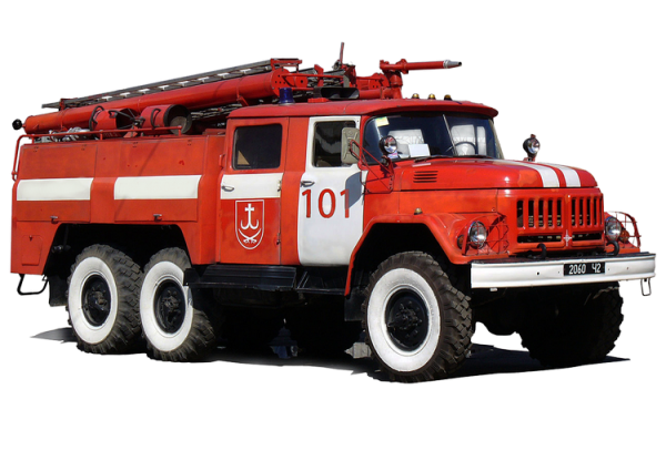Пожарная машина на белом фоне