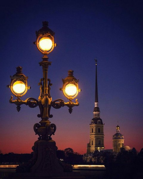 Троицкий мост фонари в Санкт-Петербурге