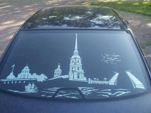 Наклейки на машину на стекла
