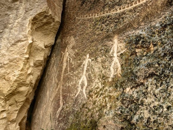 Гобустан наскальные петроглифы