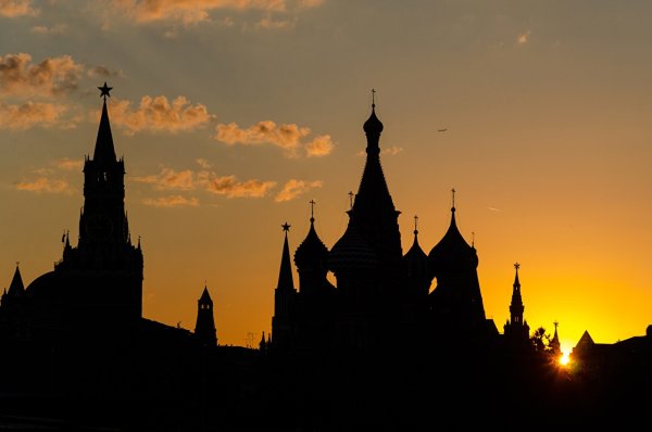 Кремль на фоне заката