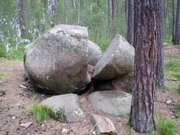 Памятник "богатырь" в г.Свислочь, Гродненская обл., Беларусь