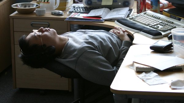 Очень уставший человек