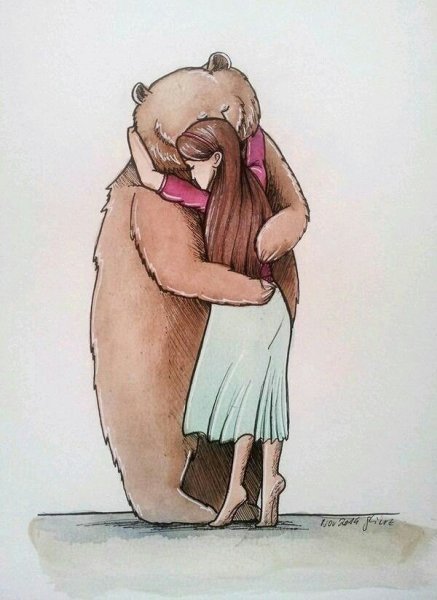 Мишка обнимает