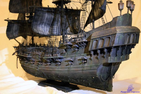 Чёрная Жемчужина корабль шторм