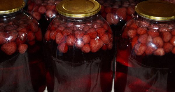 Компот из клубники